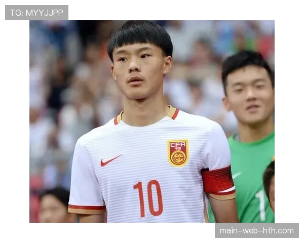 申花边路轮换存疑，杨泽翔前四轮零首发沦为边缘人